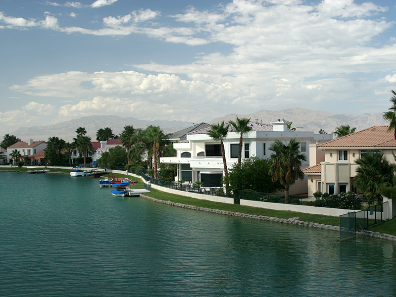Lake Shore Homes in Nevada