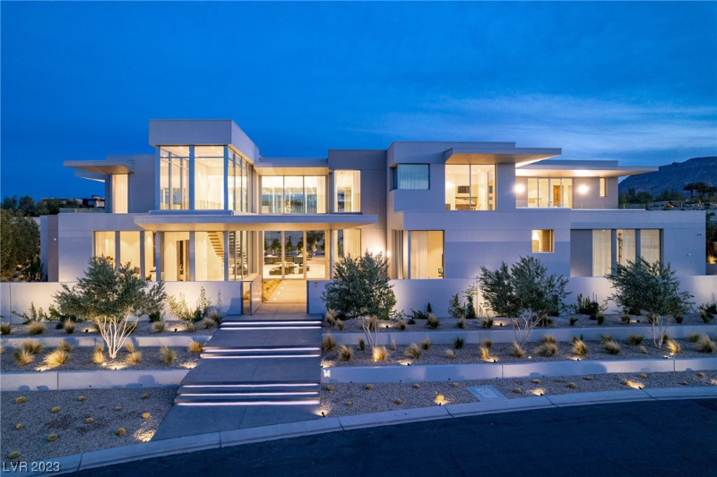 modern luxury house